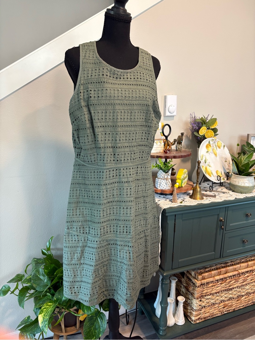 GAP Olive Eyelet Sleeveless Shift Dress